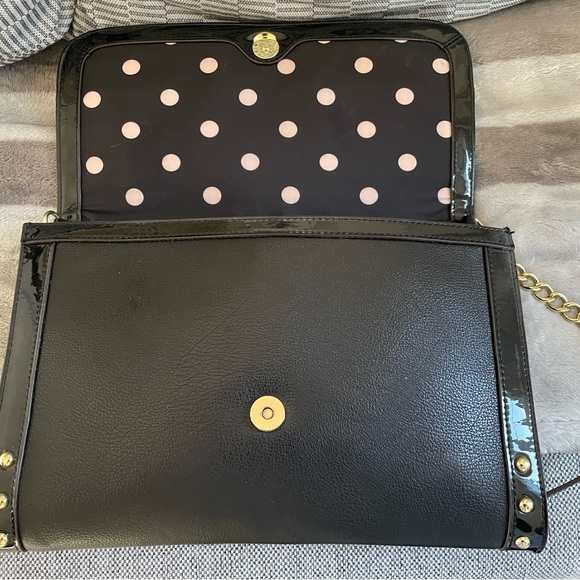 Anne Klein purse. - Picture 3 of 10